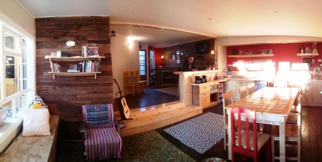Treehouse Patagonia Hostel Πουέρτο Νατάλες Εξωτερικό φωτογραφία