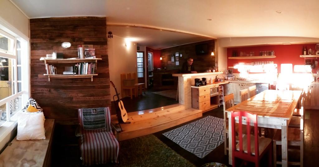 Treehouse Patagonia Hostel Πουέρτο Νατάλες Εξωτερικό φωτογραφία